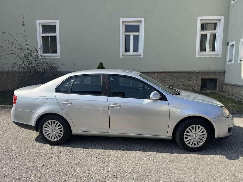 Gebraucht VW Jetta 105 PS (77 kW) 2008 Limousine