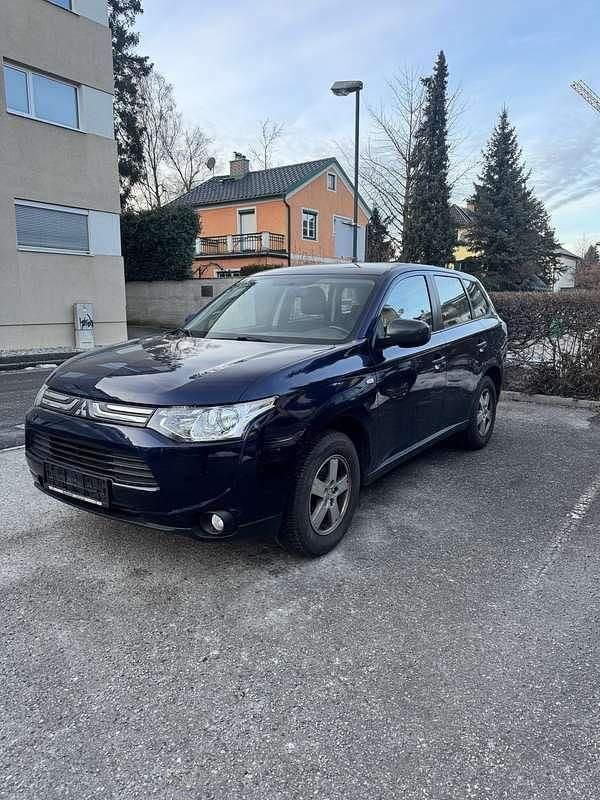 Gebraucht 2013 Mitsubishi Outlander Invite SUV | € 9.200 - Bild 1/4