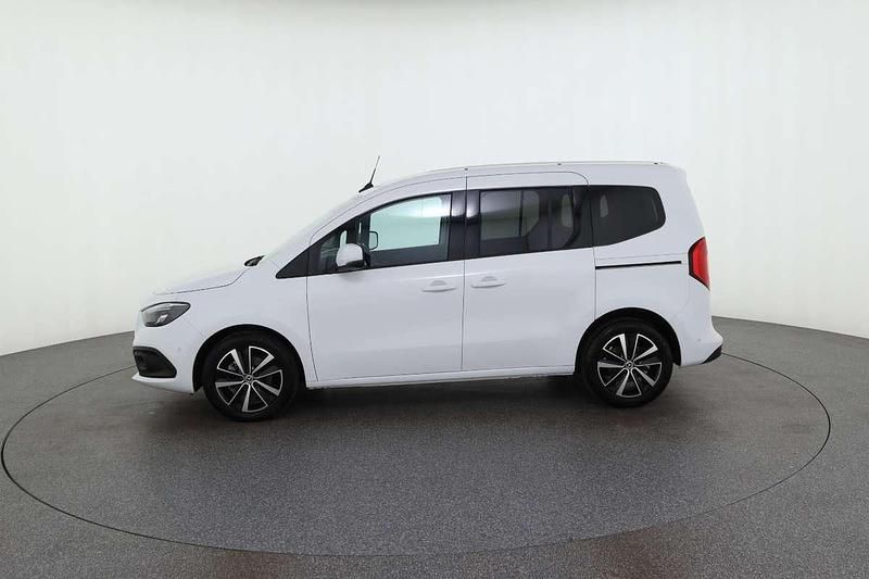 Gebraucht Mercedes T180 116 PS (85 kW) 2024 Weiß Van / Kleinbus