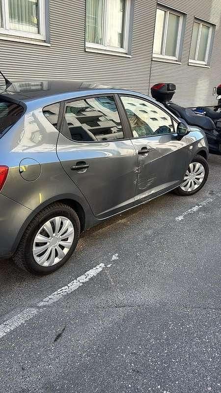 Gebraucht Seat Ibiza Style 69 PS (50 kW) 2012 Grau Kleinwagen