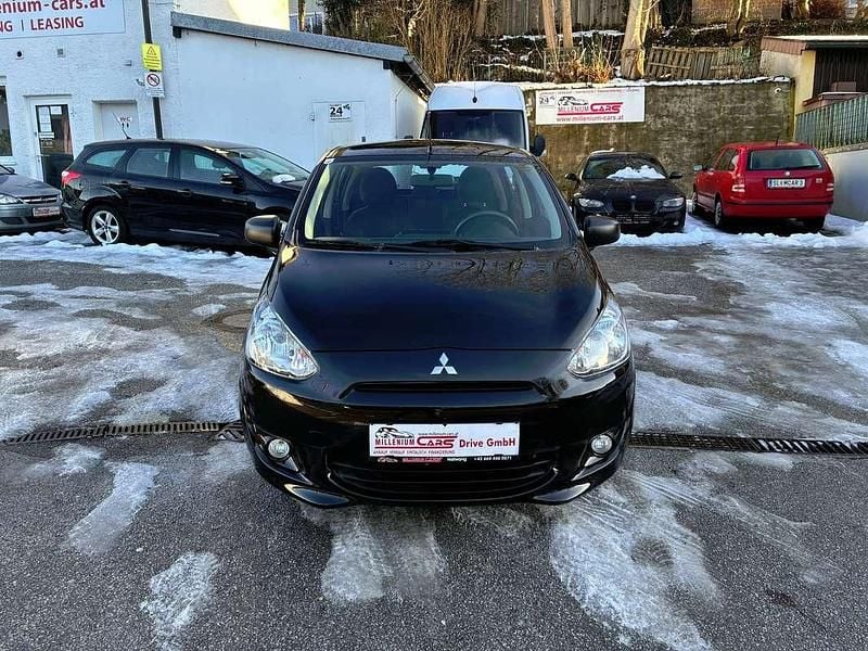 Gebraucht Mitsubishi Space Star Basis 71 PS (52 kW) 2014 Schwarz Kleinwagen