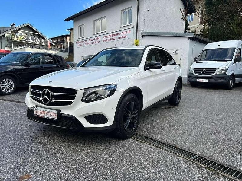 Weiß Gebraucht 2018 Mercedes GLC220 SUV | € 29.990 (Fairer Preis) - Bild 1/4