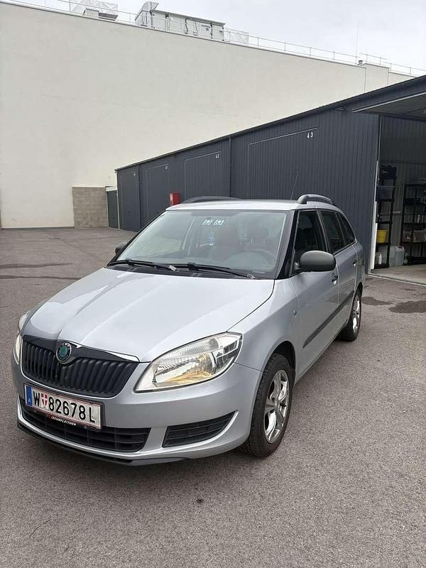 Gebraucht Skoda Fabia Elegance 75 PS (55 kW) 2011 Kleinwagen