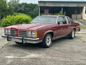 Rot Gebraucht 1978 Oldsmobile Delta 88 Coupé | € 20.900 - Bild 1/4