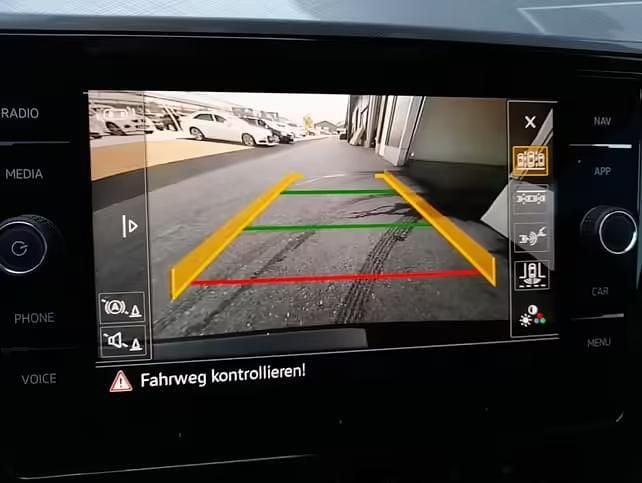 Gebraucht VW Passat Pro 156 PS (114 kW) 2022 Schwarz Kombi