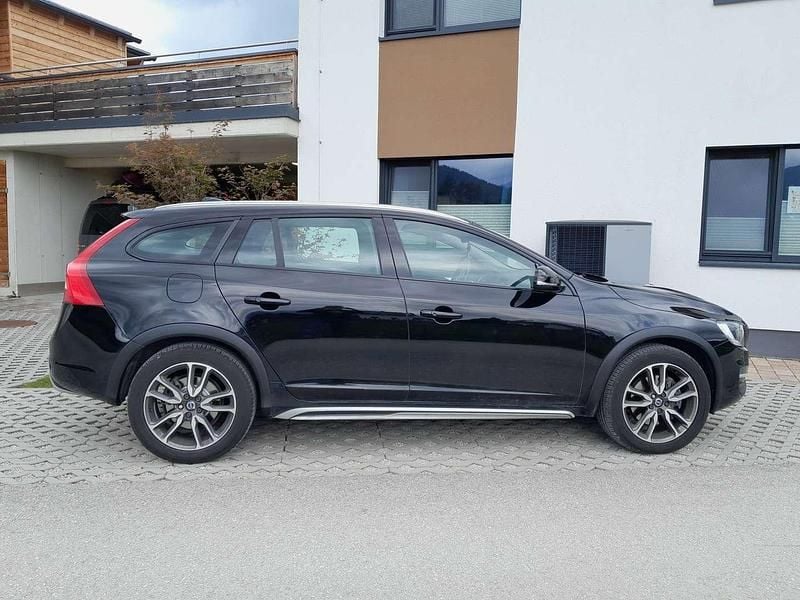 Gebraucht Volvo V60 CC 190 PS (139 kW) 2017 Schwarz Kombi