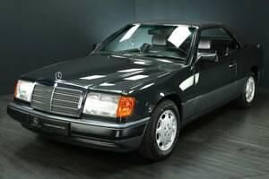 Schwarz Gebraucht 1993 Mercedes E300 Cabrio | € 54.900 - Bild 1/4
