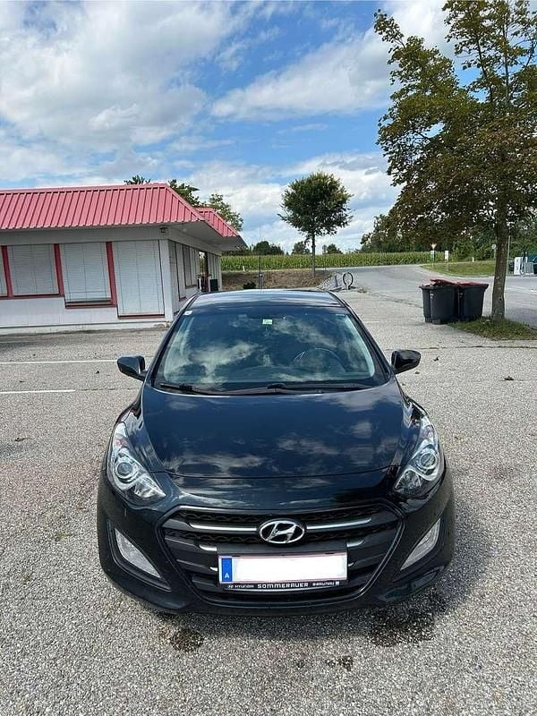 Schwarz Gebraucht 2015 Hyundai i30 Comfort Kombi | € 9.990 (Fairer Preis) - Bild 1/4
