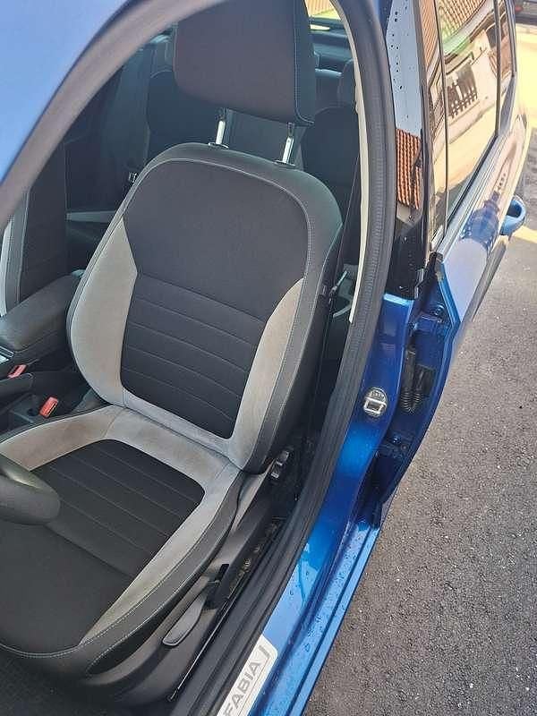 Gebraucht Skoda Fabia Joy 60 PS (44 kW) 2016 Blau Limousine
