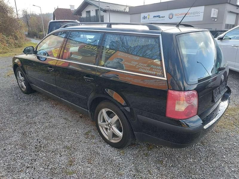 Gebraucht VW Passat 101 PS (74 kW) 2005 Schwarz Kombi