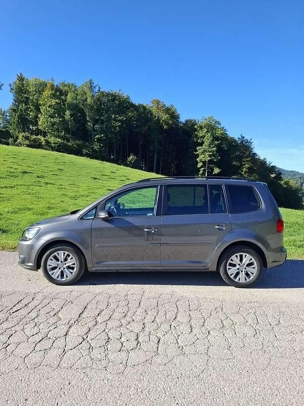 Gebraucht VW Touran Comfortline 105 PS (77 kW) 2014 Van / Kleinbus