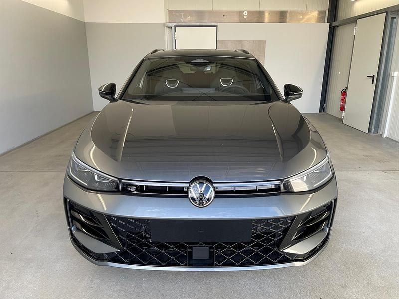 Neu VW Passat R-line 265 PS (194 kW) 2025 Kombi