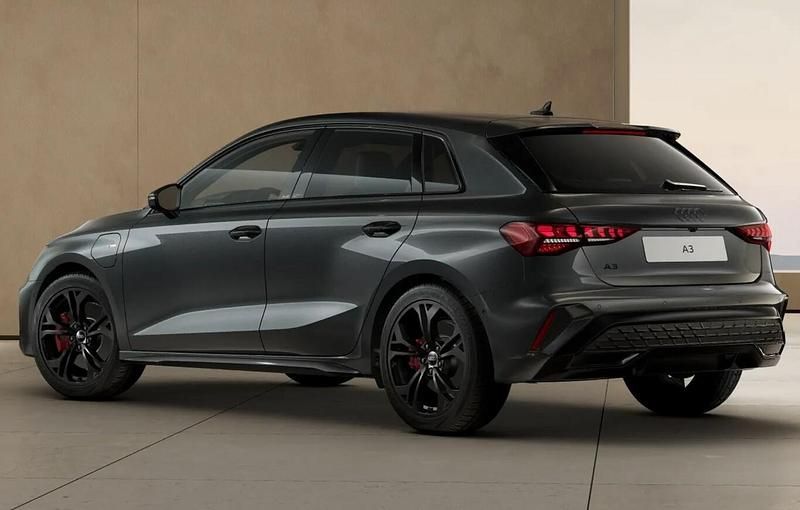 Neu Audi A3 S-Line 272 PS (200 kW) 2025 Grau Limousine