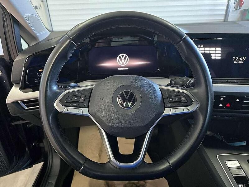 Gebraucht VW Golf VIII Life 150 PS (110 kW) 2021 Schwarz Kombi