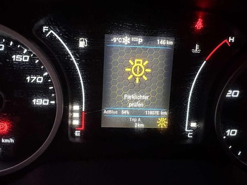 Gebraucht Iveco Daily 179 PS (131 kW) 2021 Weiß Van