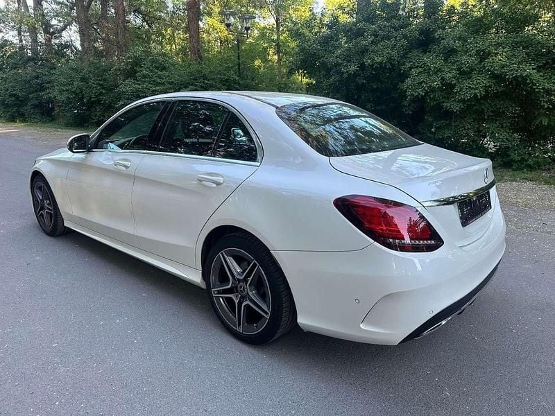 Gebraucht Mercedes C300 245 PS (180 kW) 2019 Weiß Limousine