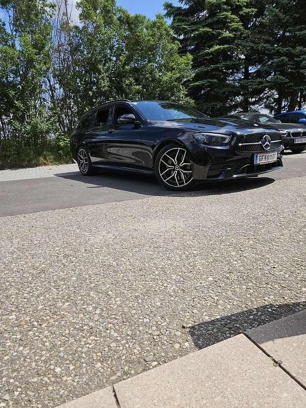 Gebraucht Mercedes E200 AMG line 160 PS (117 kW) 2020 Schwarz Kombi