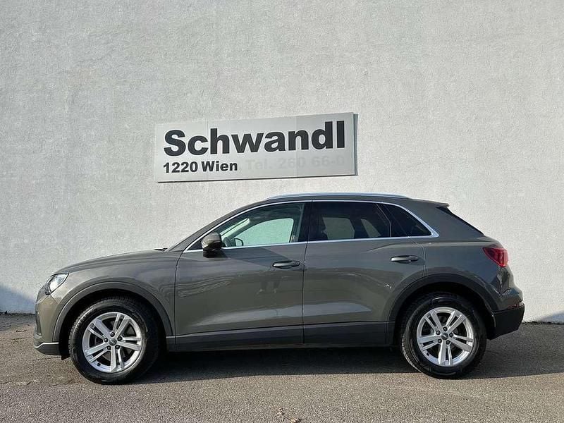 Gebraucht Audi Q3 Basis 150 PS (110 kW) 2019 Grau SUV