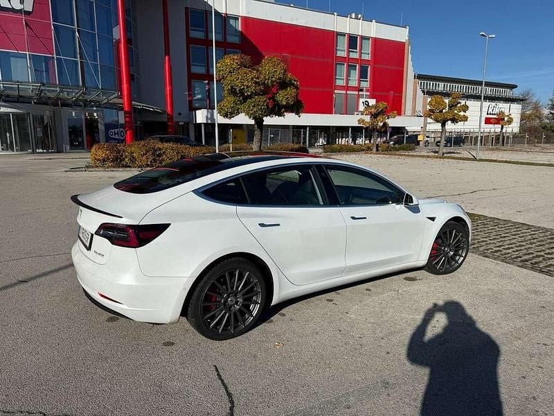 Weiß Gebraucht 2019 Tesla Model 3 Performance Limousine | € 19.999 (Guter Preis) - Bild 1/4