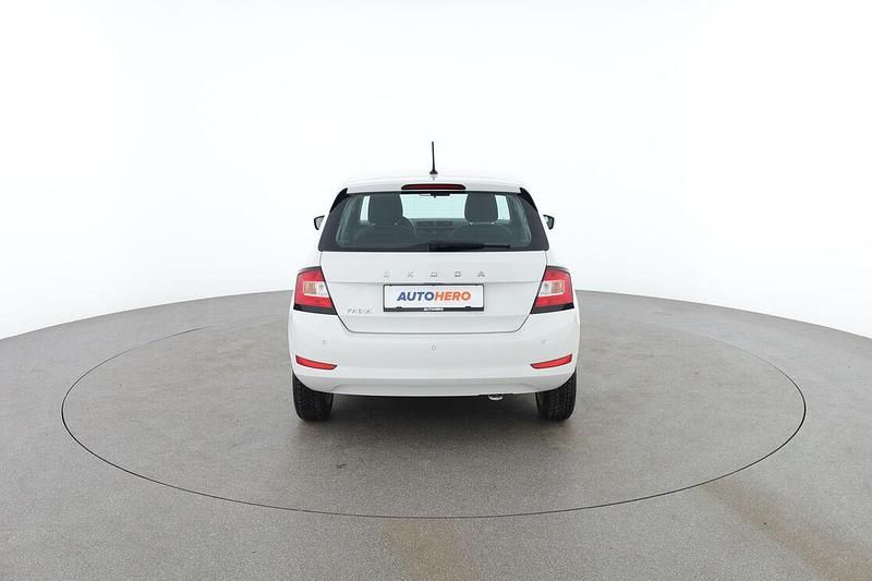 Gebraucht Skoda Fabia Ambition 75 PS (55 kW) 2021 Weiß Limousine