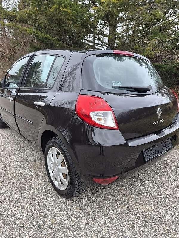 Gebraucht Renault Clio II 103 PS (75 kW) 2011 Schwarz Limousine