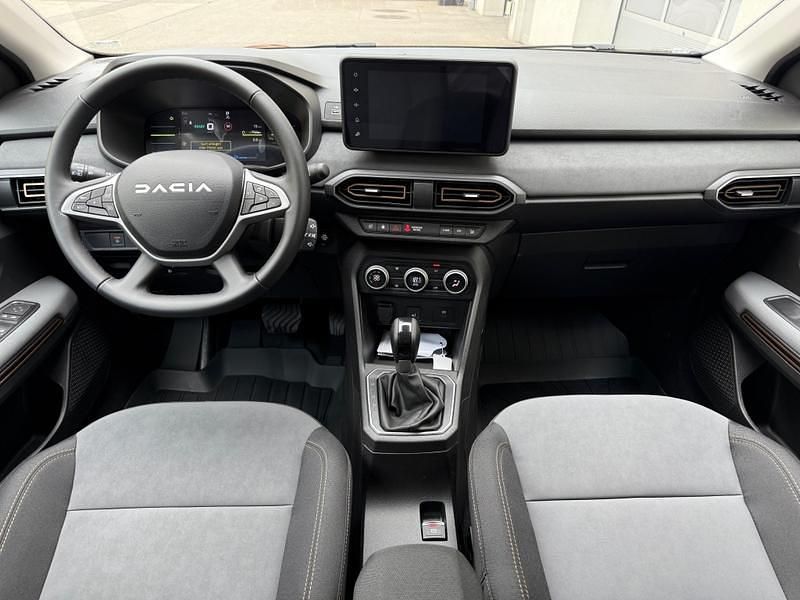 Neu Dacia Jogger 93 PS (68 kW) 2025 Braun Van / Kleinbus