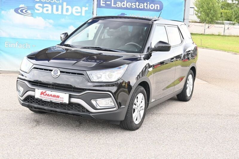 Schwarz metallic Gebraucht 2019 Ssangyong (KGM) XLV SUV | € 11.680 - Bild 1/4