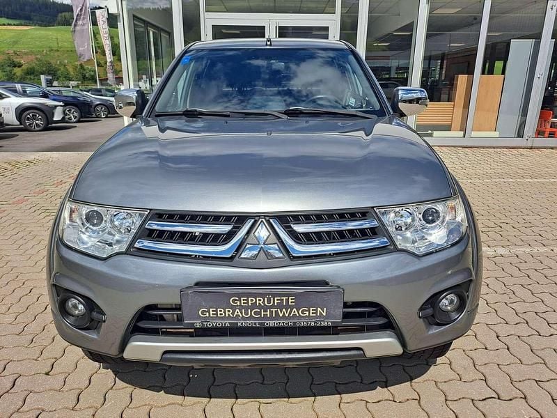 Gebraucht Mitsubishi L200 Top 178 PS (130 kW) 2015 Grau Abholung
