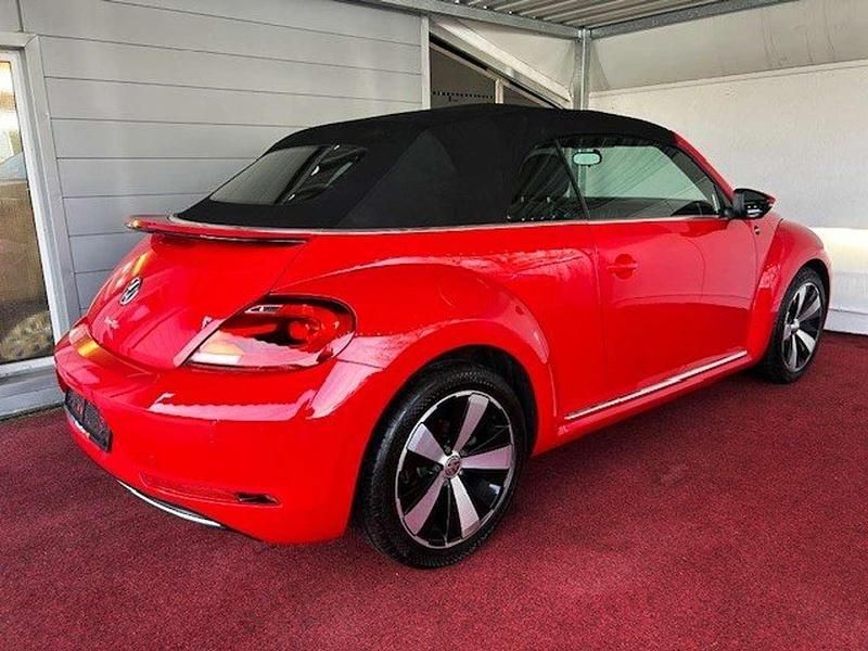 Gebraucht VW Beetle Design 105 PS (77 kW) 2018 Rot Cabrio