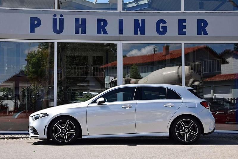 Gebraucht Mercedes A200 AMG 163 PS (119 kW) 2018 Silber iridiumsilbermetallic  metallic Limousine