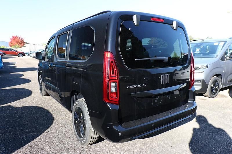 Neu Fiat Doblò 131 PS (96 kW) 2025 Schwarz Van / Kleinbus