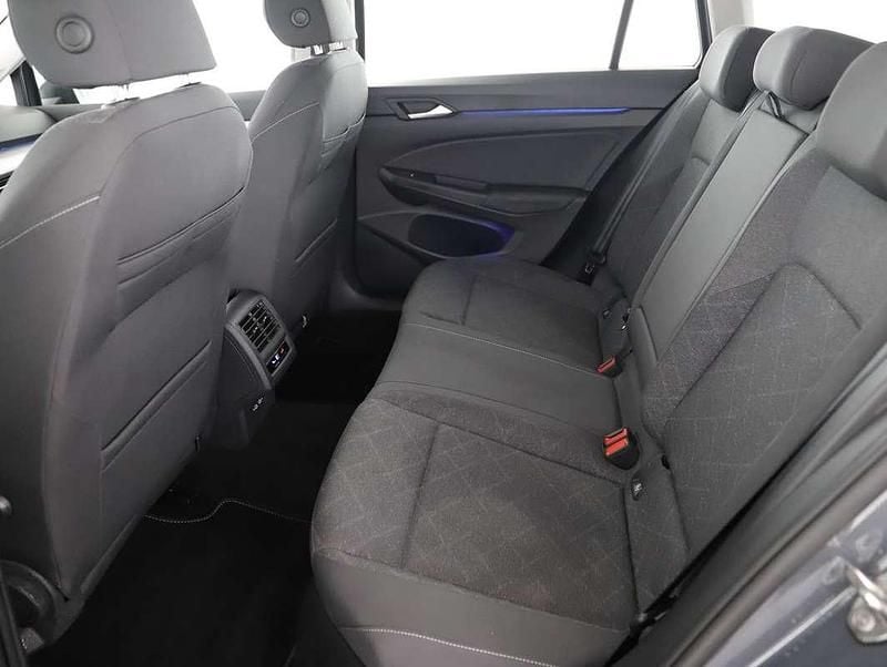 Gebraucht VW Golf VIII Life 116 PS (85 kW) 2023 Grau Kombi