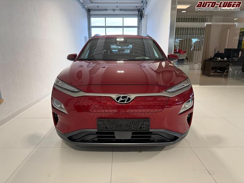 Gebraucht Hyundai Kona Advantage 2021 Pulse red / met SUV