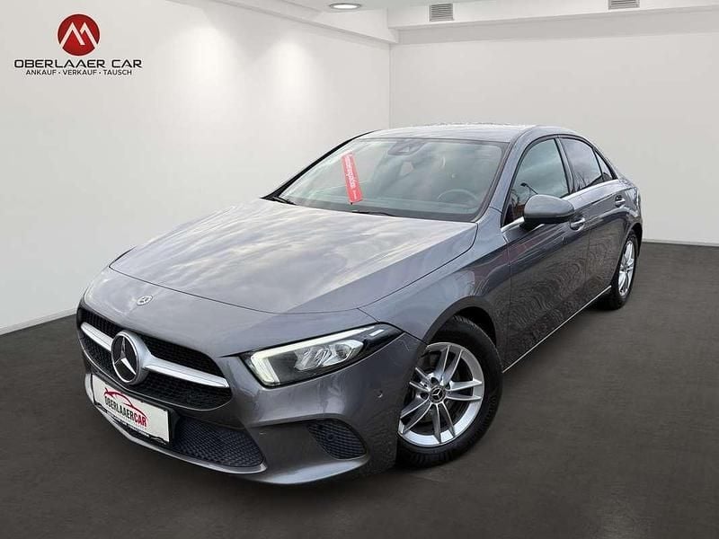 Grau Gebraucht 2020 Mercedes A180 Limousine | € 24.890 (Fairer Preis) - Bild 1/4