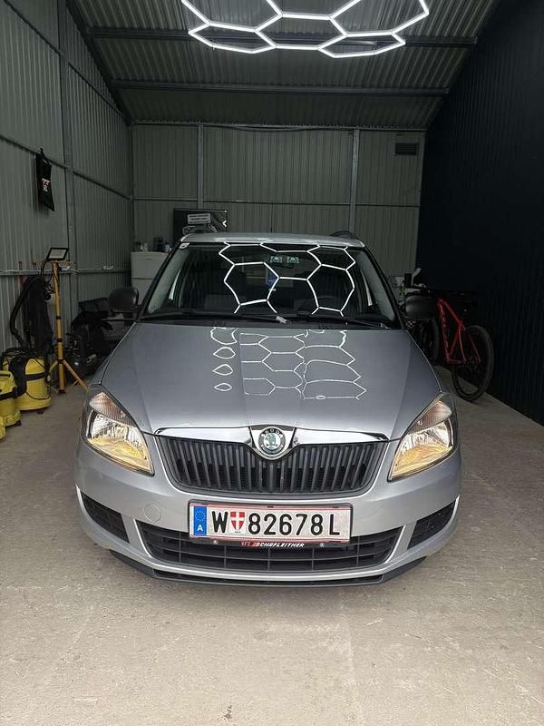 Gebraucht Skoda Fabia Elegance 75 PS (55 kW) 2011 Kleinwagen