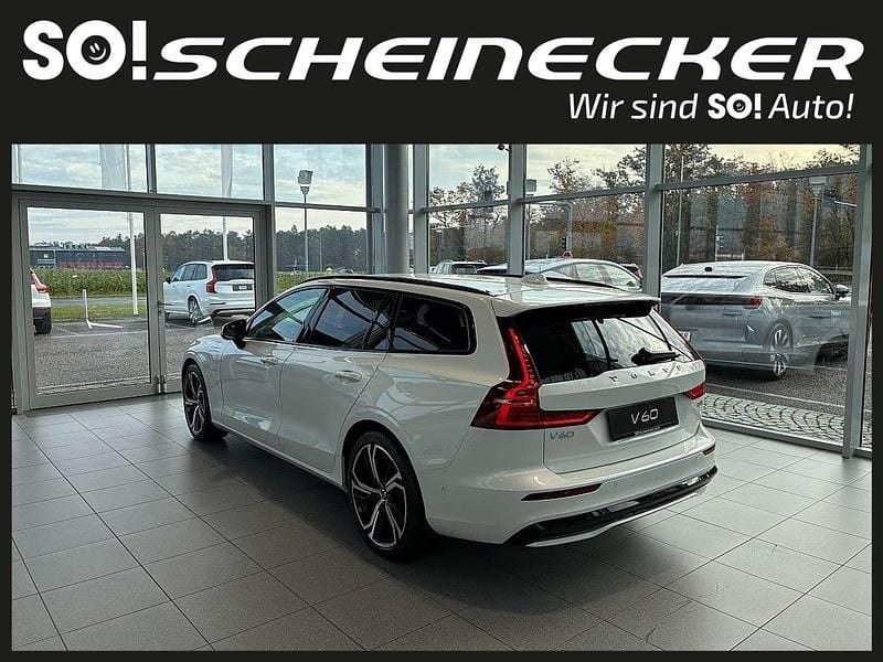 Gebraucht Volvo V60 Plus 253 PS (186 kW) 2025 Weiß Kombi