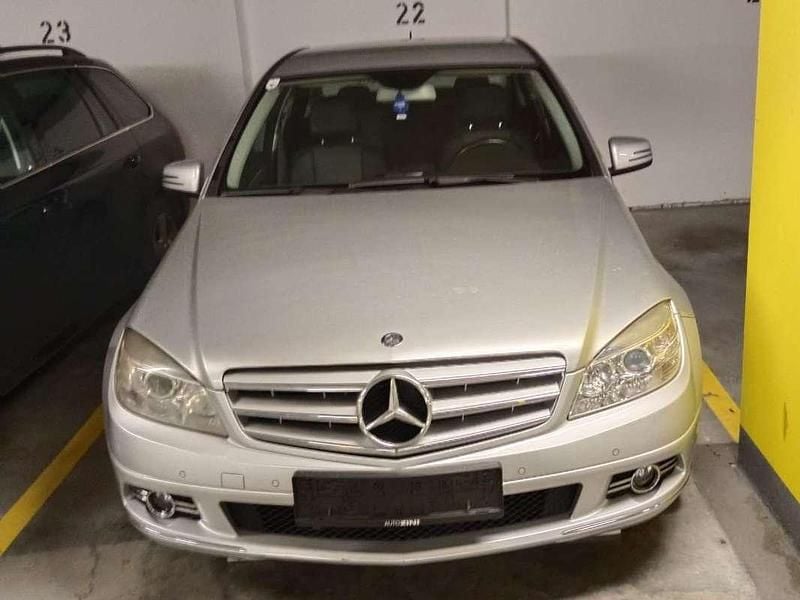 Silber Gebraucht 2010 Mercedes C200 Classic Limousine | € 6.499 (Fairer Preis) - Bild 1/4