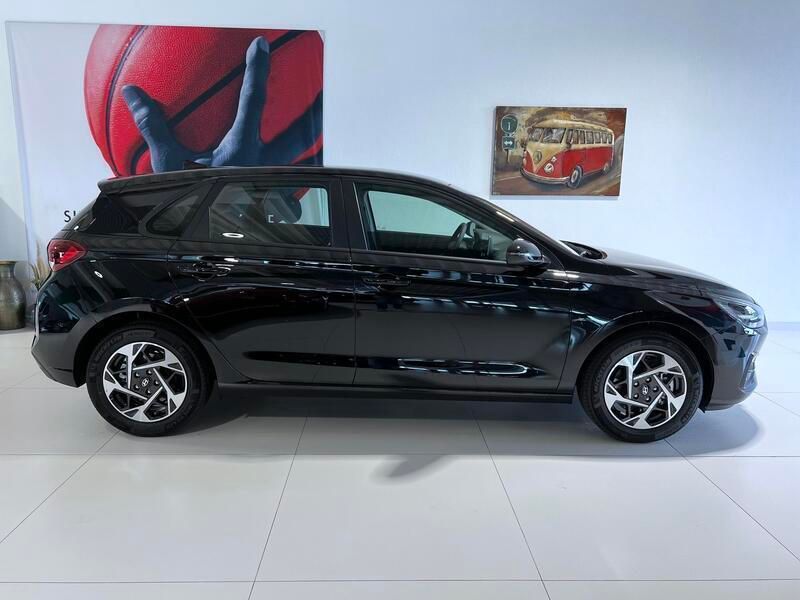 Neu Hyundai i30 GO! 99 PS (72 kW) 2025 Weiß Limousine