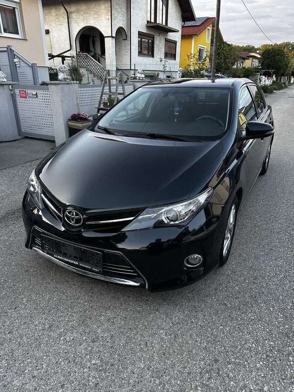 Gebraucht 2014 Toyota Auris Lounge Limousine | € 7.500 (Guter Preis) - Bild 1/4