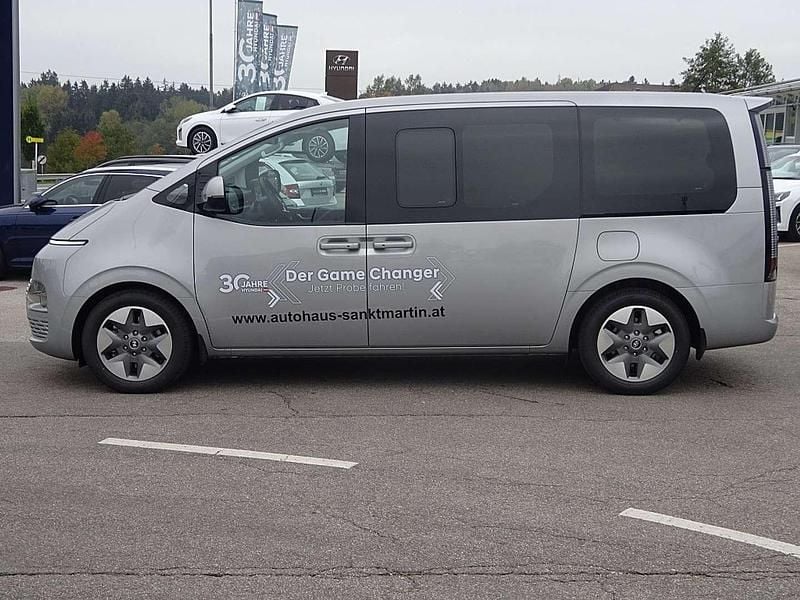 Gebraucht Hyundai Staria Trend 177 PS (130 kW) 2022 Silber Van / Kleinbus