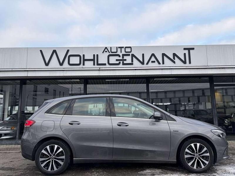 Gebraucht Mercedes B250e 218 PS (160 kW) 2021 Grau Van / Kleinbus