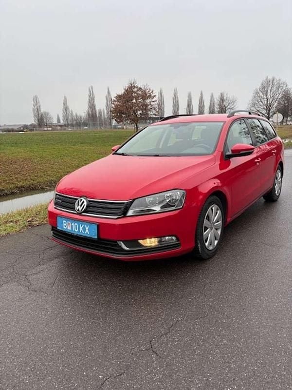 Gebraucht VW Passat Sport 105 PS (77 kW) 2014 Rot Kombi