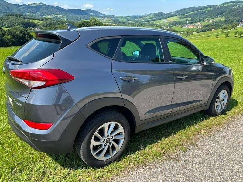 Gebraucht Hyundai Tucson GO! 116 PS (85 kW) 2016 Grau SUV