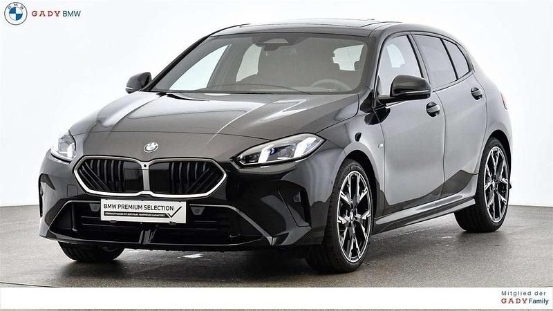 Saphirschwarz Gebraucht 2024 BMW 120 Shadowline Kleinwagen | € 39.420 - Bild 1/4