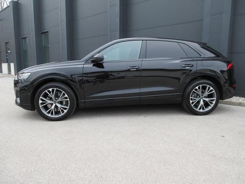 Gebraucht Audi Q8 340 PS (250 kW) 2025 Schwarz  metallic SUV