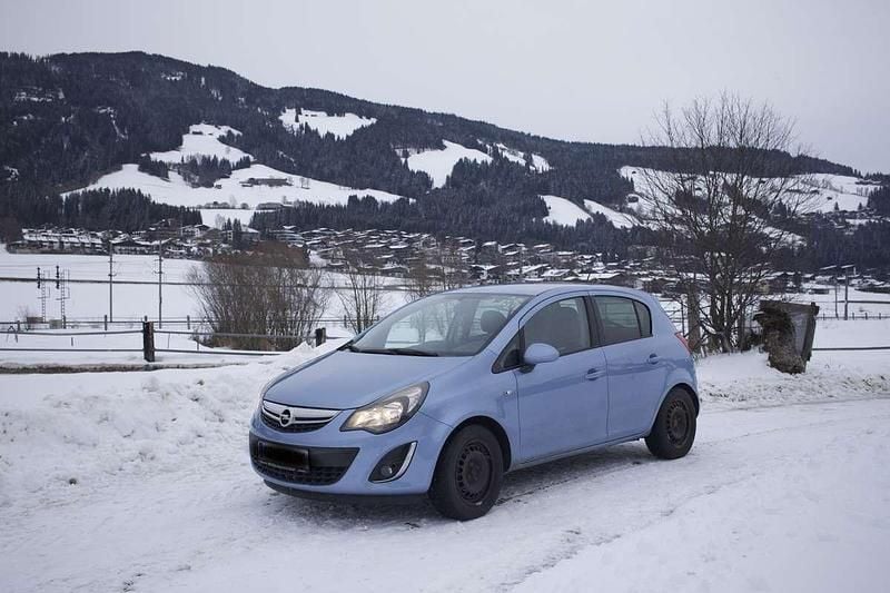 Gebraucht Opel Corsa Edition 69 PS (50 kW) 2015 Blau Kleinwagen