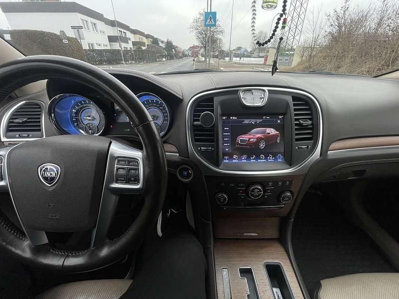 Gebraucht Lancia Thema 239 PS (175 kW) 2012 Braun Limousine