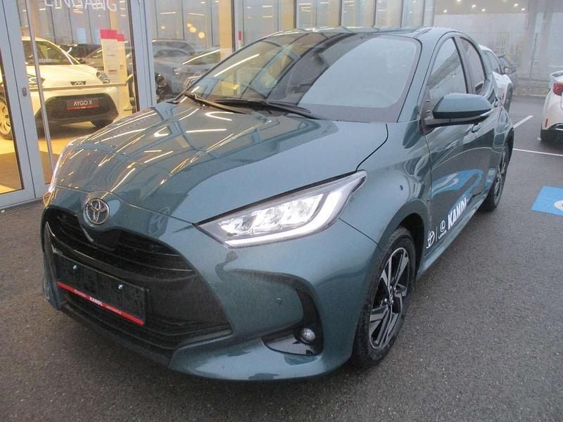 Gebraucht Toyota Yaris Hybrid Active 92 PS (67 kW) 2025 Grün Kleinwagen
