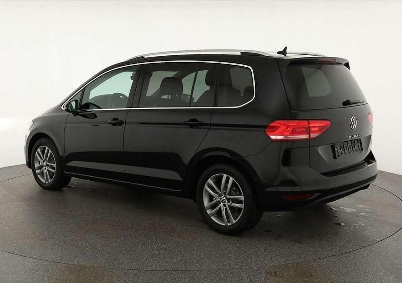 Neu VW Touran Comfortline 150 PS (110 kW) 2025 Schwarz Van / Kleinbus