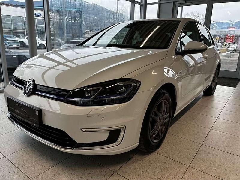 Gebraucht VW Golf 100 kW (136 PS) 2018 Weiß Limousine